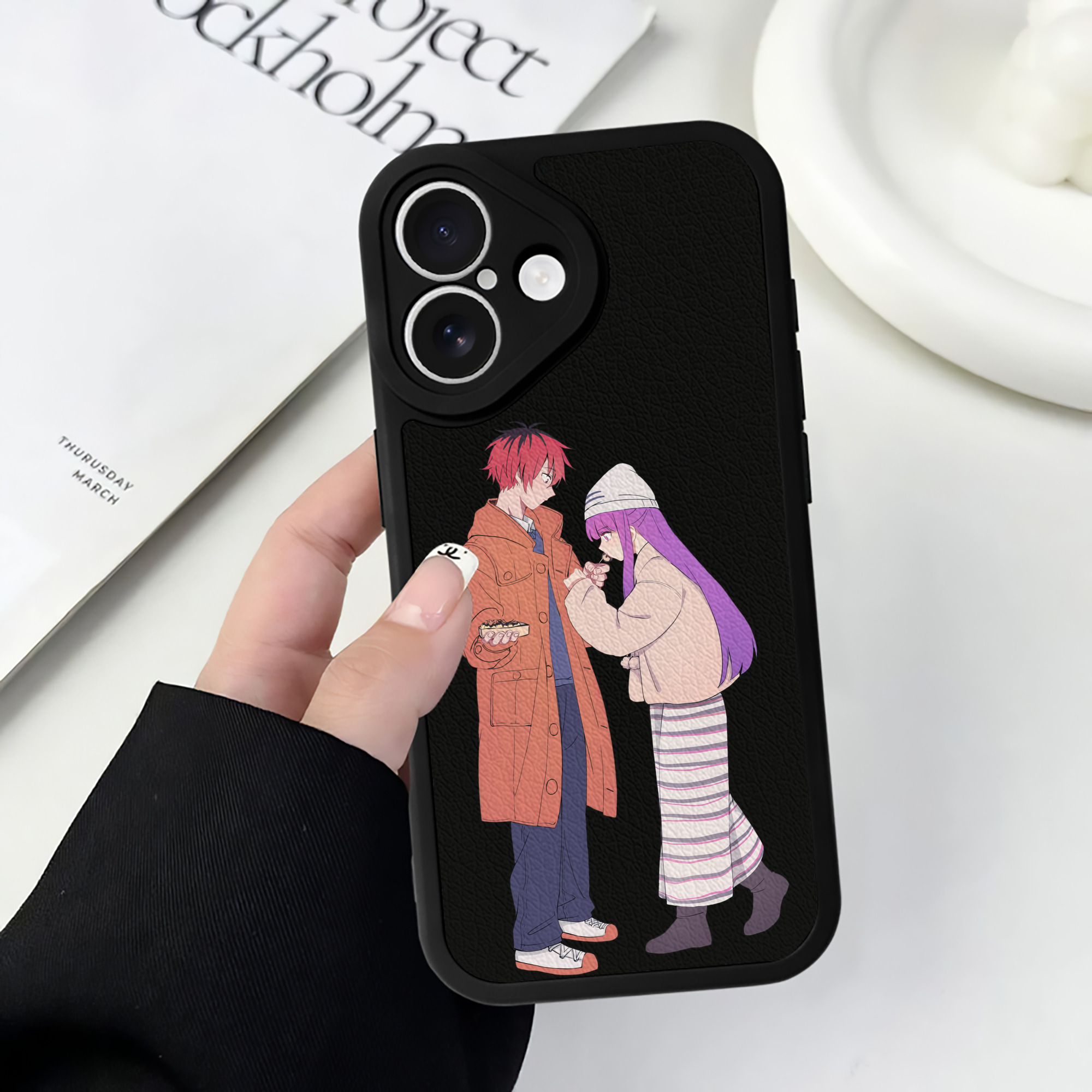（画像用） 葬送のフリーレン Frieren 【iPhone 16シリーズ対応】シリコンスマホケース（レザー調） 材質：シリコン